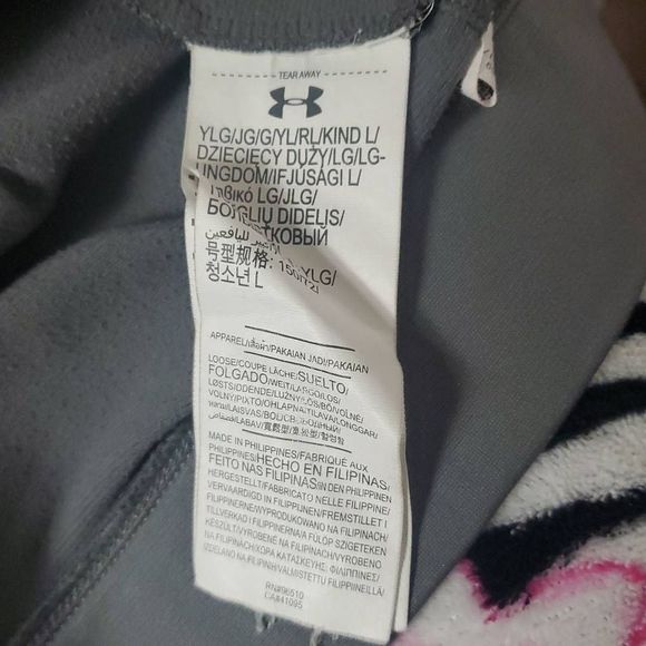 UNDERARMOUR ZIP UP HOODIE - Picture 6 of 6